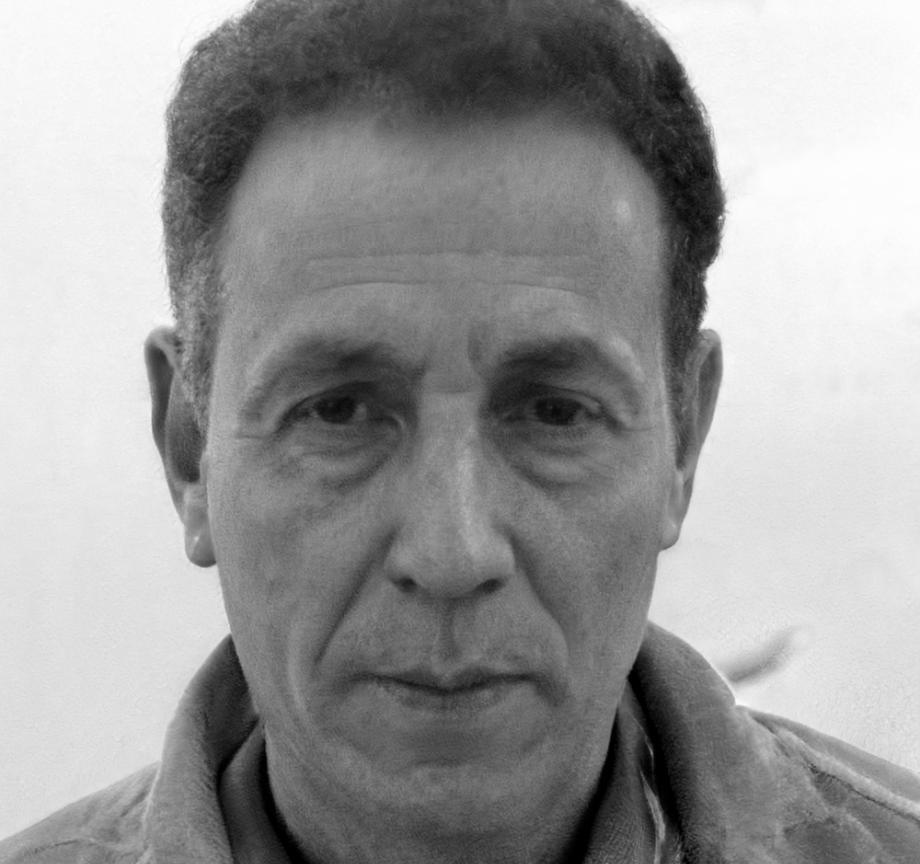 Retrato de Emilio Vargas, instructor principal del programa